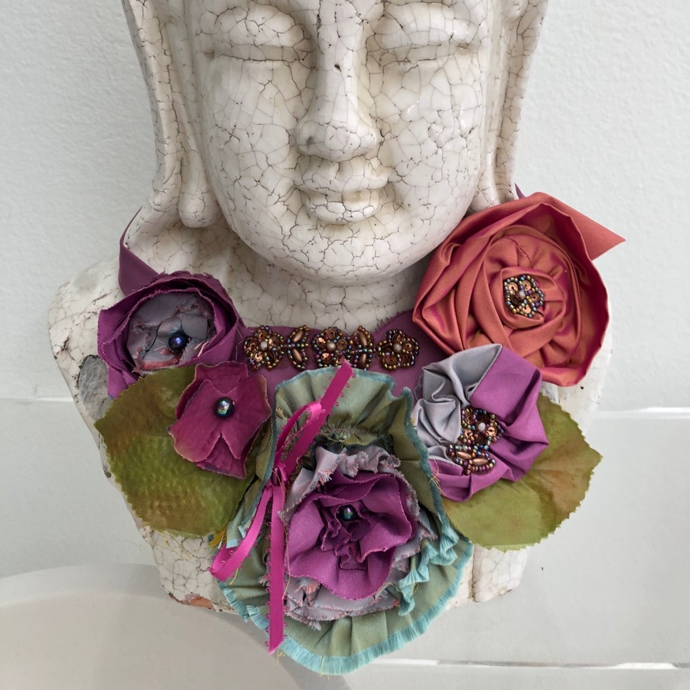 Flower appliqué necklace